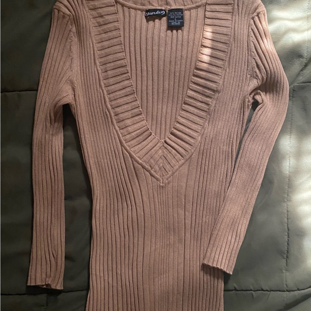Tan V-Neck Ribbed Sweater - Picture 2 of 3